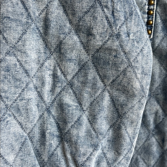 POL Dust & Denim Shacket - Picture 12 of 16